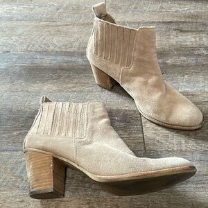 Dolce vita suede ankle boots booties